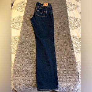 Levi’s 712 slim jean